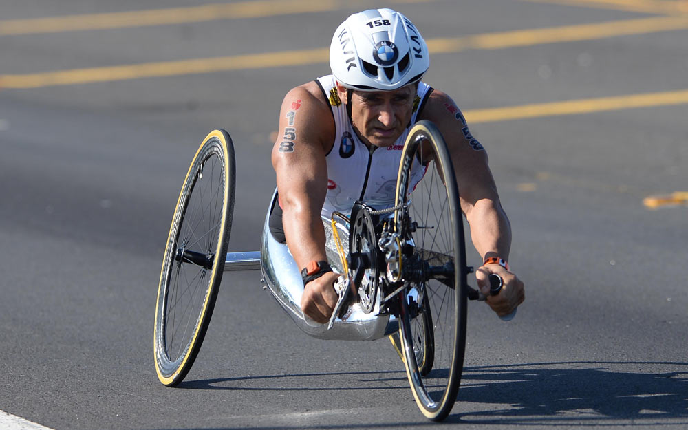 Alex Zanardi sulla Handbike durante una Competizione alle Hawaii Alex Zanardi sulla Handbike durante una Competizione alle Hawaii